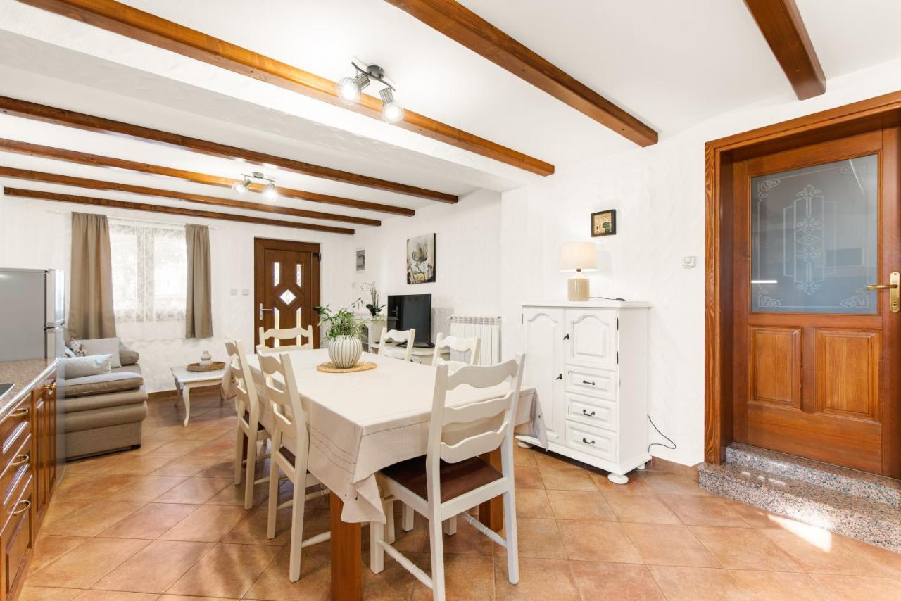 Apartments Villa Ana بوريتش المظهر الخارجي الصورة